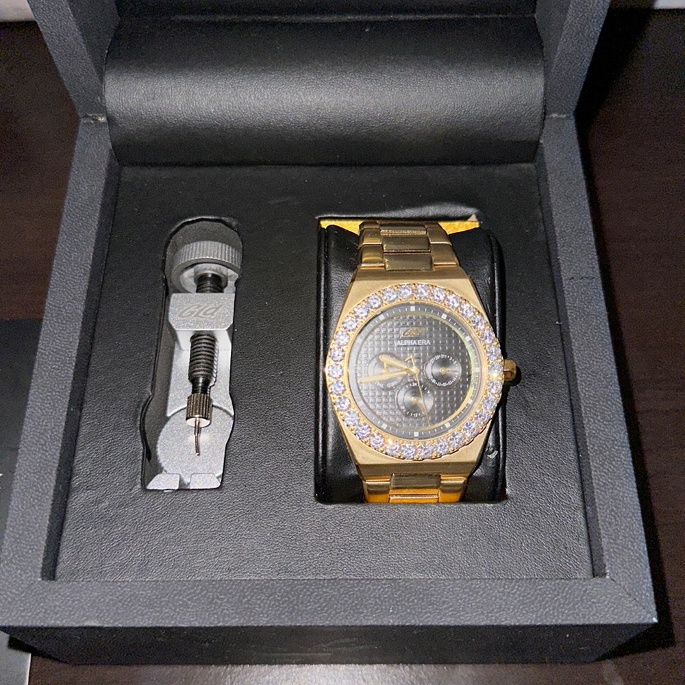 GLD Alpha Era Watch - Picture 2 of 7